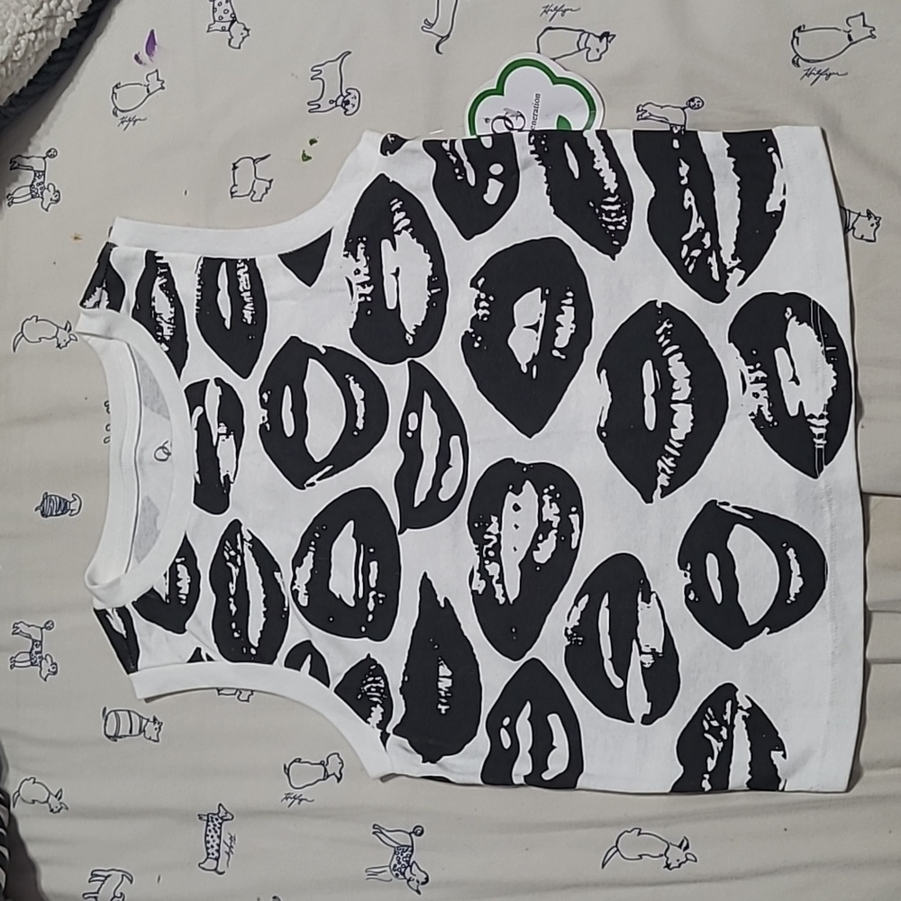 Lips Graphic Tank